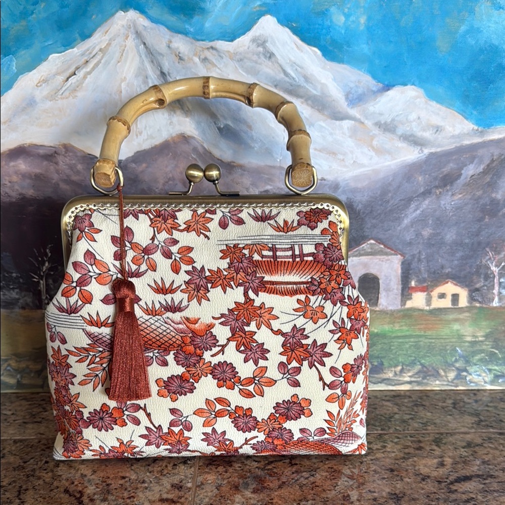 Sweet Floral Print kiss lock Handbag 100% kimono silk with Bamboo Handle